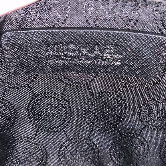 Like new Michael Kors wristlet - Picture 3 of 5